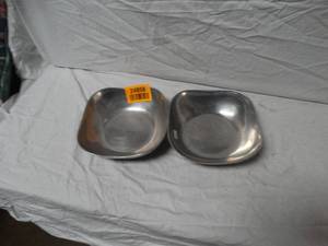 lot 24858 image: 2 Vintage Metal Dishes
