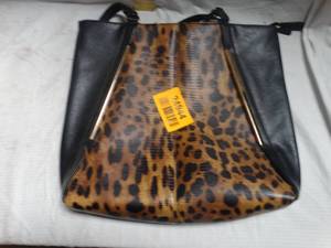 lot 24944 image: ALDO Carry Purse With Design.
