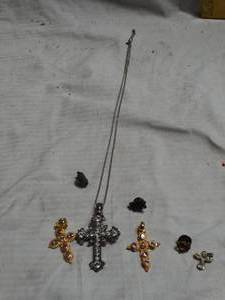 lot 24977 image: Misc Cross pendants, Jesus first earring