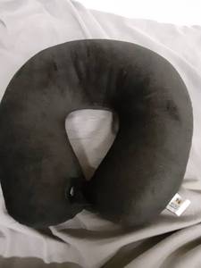 lot 777 image: Black Neck Pillow - Retail $0