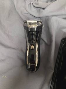 lot 960 image: PRE OWNED Hatteker Electric Shaver Rotary Razor Men Cordless Beard Trimmer Pop-Trimmer Waterproof - Retail $20