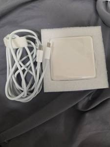 lot 965 image: USB-C Laptop Power Adapter  - Retail $0