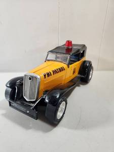 Lyra FBI Patrol Hot Rod Police Car Toy