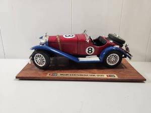 lot 107 image: Bburago Mercedes-Benz SSK 1928 Die-Cast Racing Car Model with Wood Base