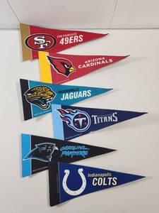 lot 125 image: NFL Team Pennant Collection Set of 6