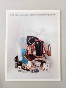 lot 136 image: 1976 US Postal Service Bicentennial Commemorative Stamp Set With Stamps