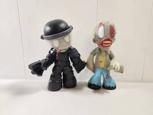 lot 159 image: Funko The Walking Dead Vinyl Zombie Figures 2013