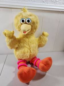 lot 165 image: Sesame Street Big Bird Talking Plush Toy Vintage&nbsp