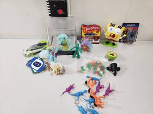 lot 171 image: Mixed Toy Collection with Action Figures and Collectibles