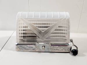 lot 192 image: Vintage Light Fixture With Pull Chain