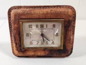 lot 207 image: Endura Leather Cased Desk Clock with Folding Stand