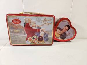 lot 212 image: Reber Mozart Auf Reisen Collectible Tin Lunchbox Set with Heart Shaped Container