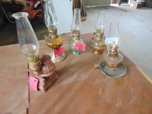 lot 3195 image: Selection of Miniature Oil Lamps