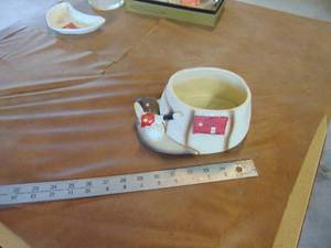 lot 3202 image: Golf Hat Planter