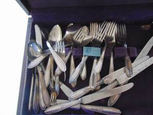 lot 3221 image: Silverware - SilverPlate in wooden Box