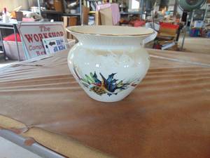 lot 3229 image: Lenox Vase