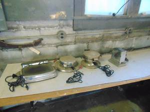 lot 3231 image: Vintage Waffle Irons- Skillet and Toaster
