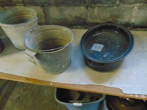 lot 3234 image: Roasting Pan and Galvanized Calf Bucket