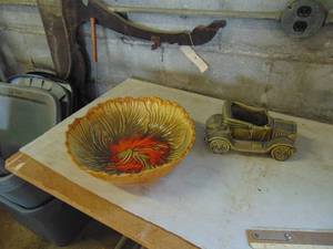lot 3244 image: Car Planter and Large Serving Bowl - California Pottery