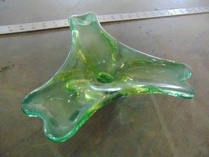 lot 3260 image: Green Glass Ashtray