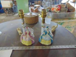 lot 3269 image: Pair of Bedside Lamps