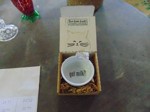 lot 3271 image: Got Milk - Cat Bowl