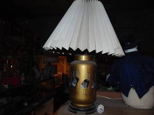 lot 3288 image: Table lamp - - Gold