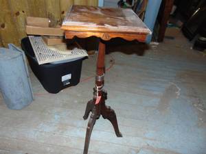lot 3290 image: Small Table 8 x 8 or so