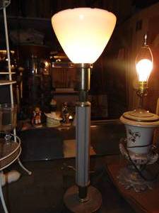 lot 3295 image: Small Table Lamp - 24 tall or so