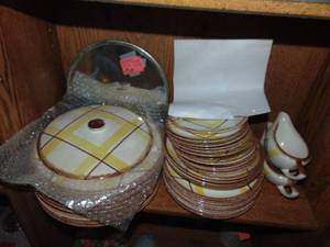 lot 3313 image: Large Selection of Knowles China
