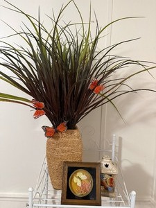 lot 24 image: Mixed Butterfly & Floral Home Dcor