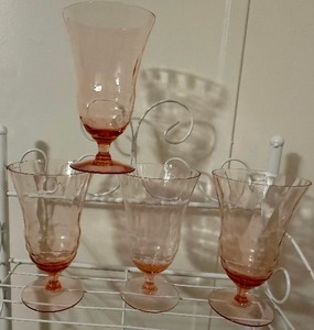 lot 30 image: Vintage 1930s Pink Panel Optic Depression Glass Footed Tumblers Set of 4