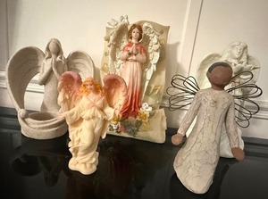 lot 43 image: Vintage Guardian Angel Figurines Featuring Oaki Way, Willow Tree & Seraphim Classics 5-Pc Lot