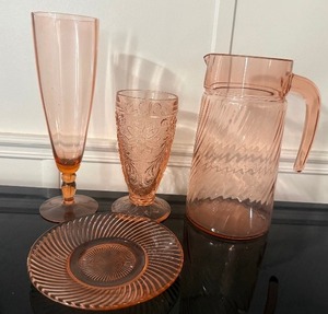 lot 45 image: Vintage Pink Glass Pitcher Tumblers & Saucer Plate Mixed 4-Pc Lot