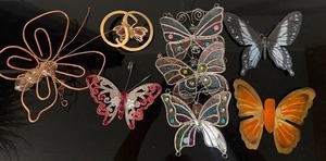 lot 50 image: Vintage to Modern Metal & Faux Stained Glass Hanging Butterfly Suncatcher Lot