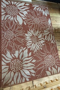 lot 54 image: Real Living Sunflower All-Weather Patio Rug  5 x 7 #2