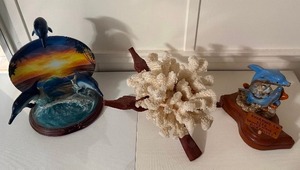 lot 79 image: Coastal Dcor Lot  Bradford Exchange Dolphin Plate Display, Natural Coral & Porpoise Figurine