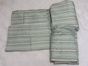 lot 100 image: Home brand King Size Striped Sheet Set