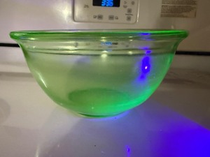 lot 115 image: Vintage Hazel-Atlas Uranium Green Depression Glass Mixing Bowl - UV Glow