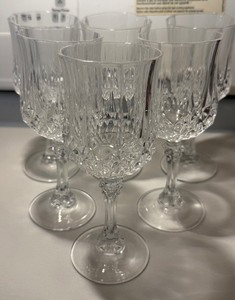 lot 120 image: Set of 6 Crystal Stemmed Goblets  Diamond Cut Pattern