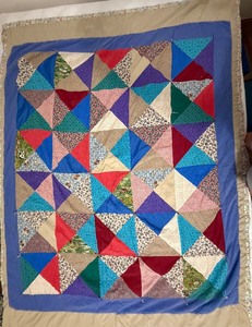 lot 130 image: Vintage Handmade Scrap Patchwork Quilt Blanket  Approx. 58 x 74 (4.8 x 6.1)