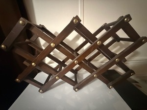 lot 170 image: Expandable Wooden Accordion Wine Rack