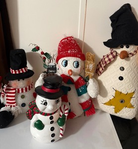 lot 175 image: Snowman Lot - Plush, Ceramic, Acrylic()