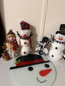 lot 183 image: Snowman Christmas Dcor Lot  Figurines, Plush & Glass Cutting Board