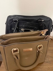 lot 203 image: Set of 2 Chic Womens Handbags  Tan Satchel & Classic Black Tote