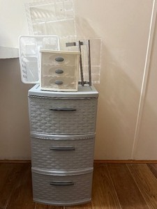 lot 211 image: Sterilite 3-Drawer Weave Tower & Desktop Organizer Bundle - GrayWhite