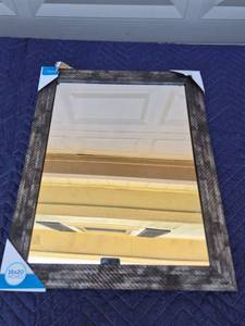 lot 102 image: Wall Mirror 16x20 Inch