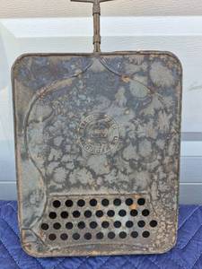 lot 122 image: Vintage Popcorn Popper - Decor Only