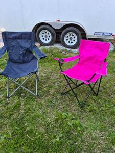 lot 132 image: Academy Sports Folding Camping Chair with Cup Holder - no Nag for Blue Chair