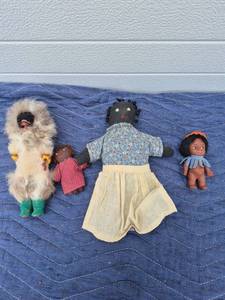 lot 145 image: Handmade Folk Doll Collection with Inuit and Ethnic Dolls